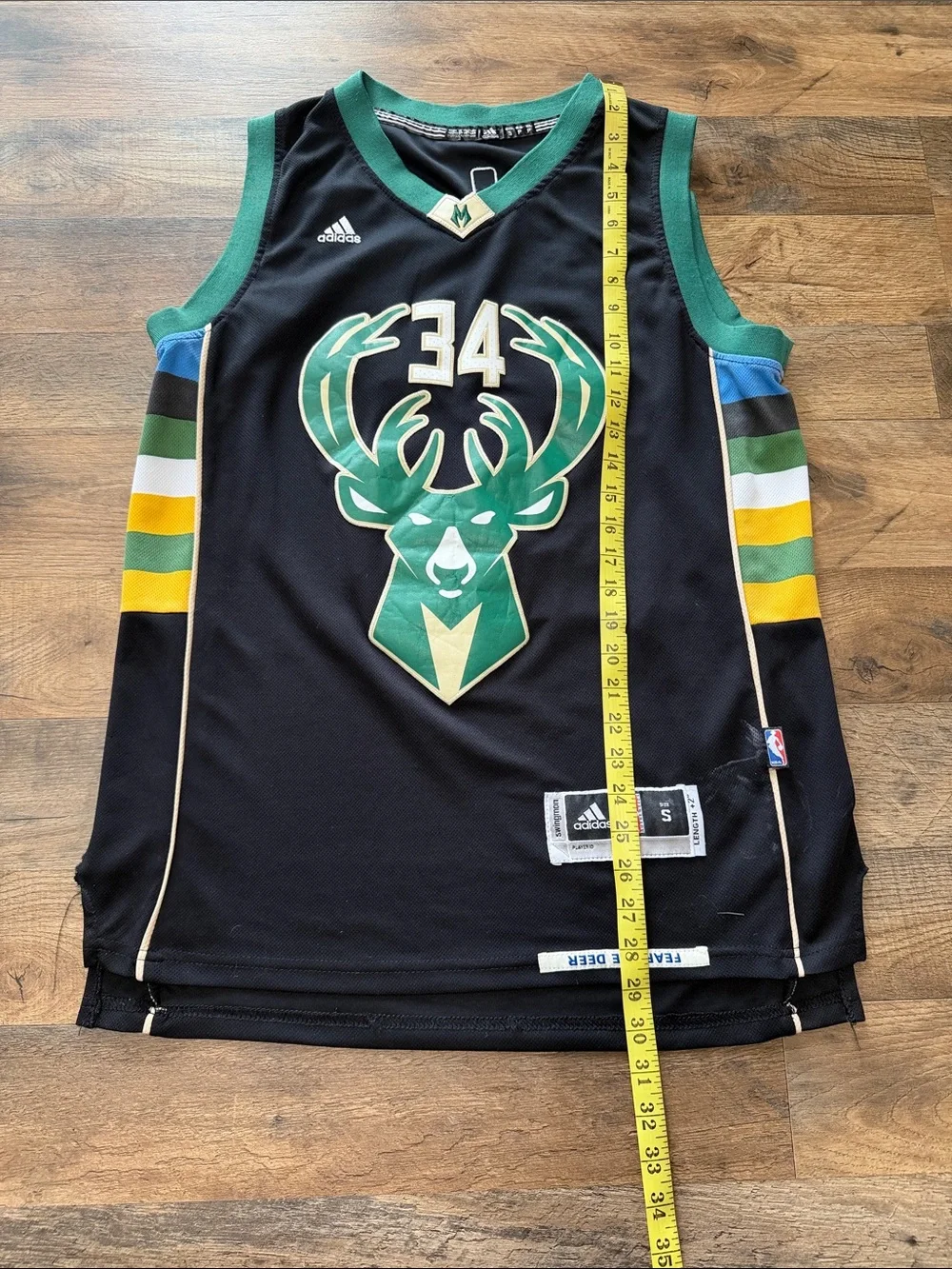 Milwaukee Bucks jersey  number 34 for player Giannis Antetokounmpo
